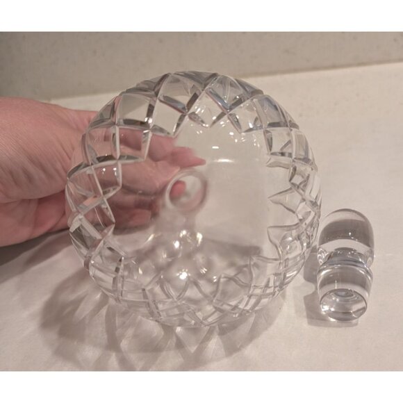 Elegant Crystal Decanter with Stopper 6" Tall barware - Picture 14 of 14